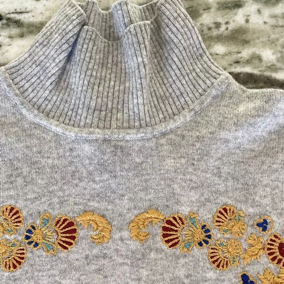Magaschoni 100% Cashmere Grey Embroidered Turtleneck Sweater - Picture 4 of 9